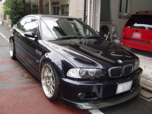 BMW M3（E46）フロントタイヤの内側偏磨耗画像